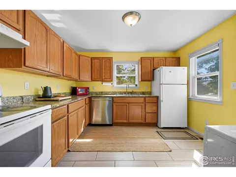 Kitchen - 342 4th Ave, Lyons, CO 80540 photo 2 of 4