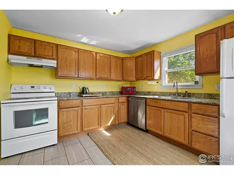 Kitchen - 342 4th Ave, Lyons, CO 80540 photo 4 of 4
