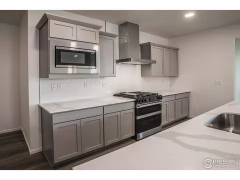 Kitchen - 6071 Red Barn Rd, Timnath, CO 80547 photo 4 of 9