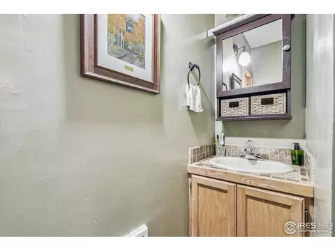 Bath - 541 Riverside Dr, Lyons, CO 80540 photo 1 of 2