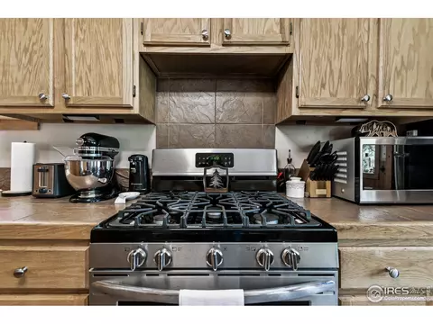 Kitchen - 541 Riverside Dr, Lyons, CO 80540 photo 2 of 2