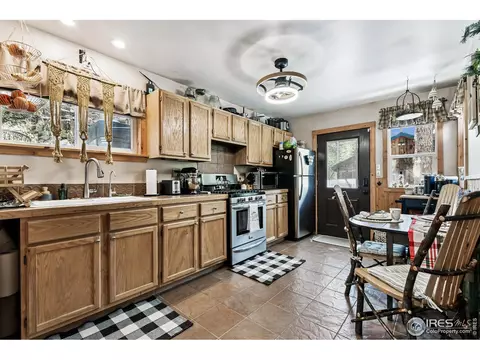 Kitchen - 541 Riverside Dr, Lyons, CO 80540 photo 1 of 2