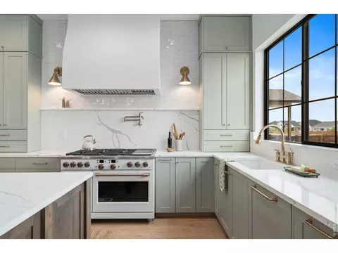 Kitchen - 271 Cornelia Dr, Windsor, CO 80550 photo 5 of 11
