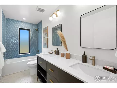 Bath - 2905 Stanford Ave, Boulder, CO 80305 photo 3 of 4