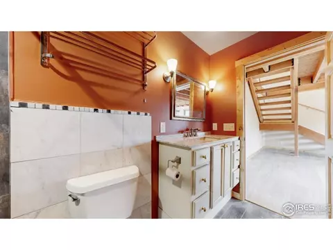 Bath - 598 Taylor Rd, Lyons, CO 80540 photo 2 of 5