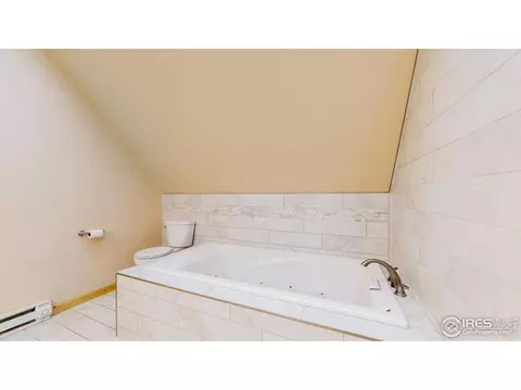 Bath - 598 Taylor Rd, Lyons, CO 80540 photo 4 of 5