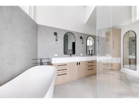 Bath - 1145 Timber Ln, Boulder, CO 80304 photo 2 of 5