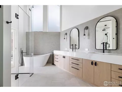 Bath - 1145 Timber Ln, Boulder, CO 80304 photo 3 of 5