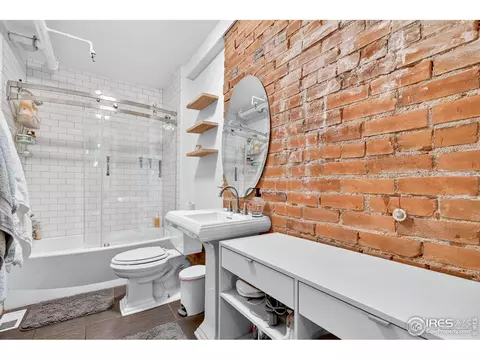 Bath - 972 Pleasant St, Boulder, CO 80302 photo 3 of 4