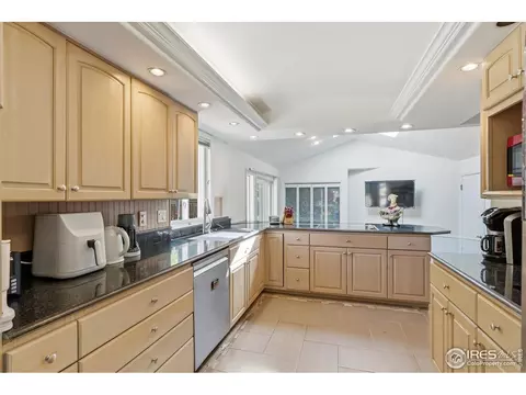Kitchen - 4584 Robinson Pl, Boulder, CO 80301 photo 1 of 2