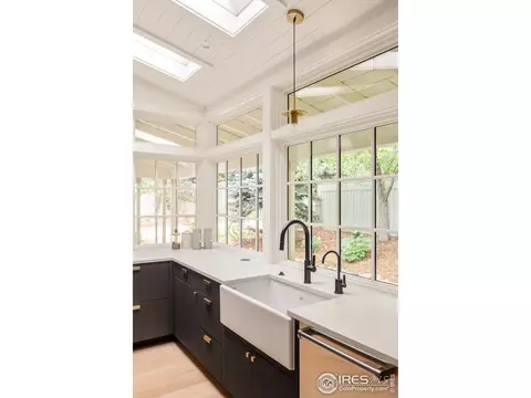 Kitchen - 656 Juniper Ave, Boulder, CO 80304 photo 4 of 5
