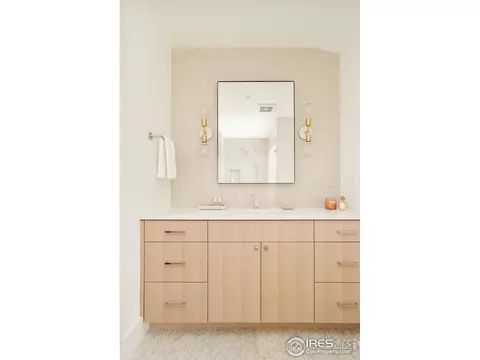 Bath - 656 Juniper Ave, Boulder, CO 80304 photo 4 of 11