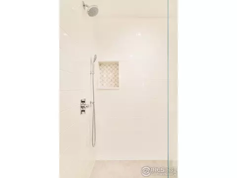 Bath - 656 Juniper Ave, Boulder, CO 80304 photo 2 of 11