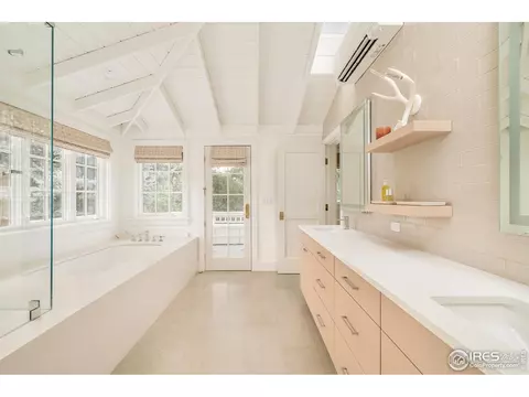 Bath - 656 Juniper Ave, Boulder, CO 80304 photo 11 of 11