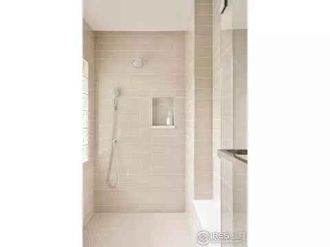 Bath - 656 Juniper Ave, Boulder, CO 80304 photo 5 of 11