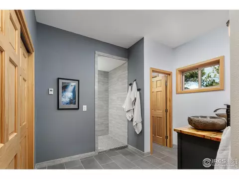 Bath - 321 May Ave, Lyons, CO 80540 photo 5 of 9
