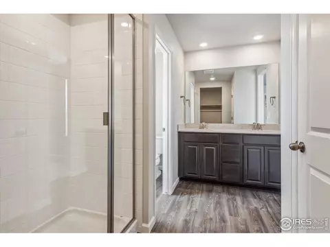 Bath - 882 Mesic Ln, Windsor, CO 80550 photo 4 of 5