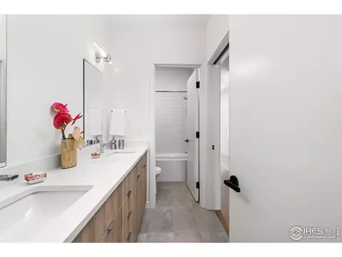 Bath - 3315 Broadway Ave, Boulder, CO 80304 photo 4 of 4