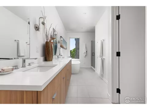 Bath - 3315 Broadway Ave, Boulder, CO 80304 photo 1 of 4