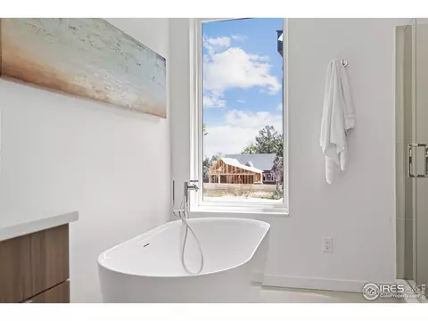 Bath - 3315 Broadway Ave, Boulder, CO 80304 photo 2 of 4