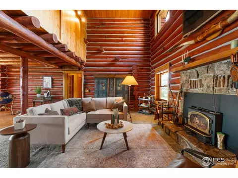 Living - 470 Weaver Dr, Boulder, CO 80302 photo 2 of 5