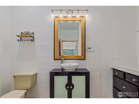 Bath - 11042 N Saint Vrain Dr, Lyons, CO 80540 photo 1 of 6