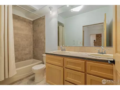 Bath - 11042 N Saint Vrain Dr, Lyons, CO 80540 photo 5 of 6