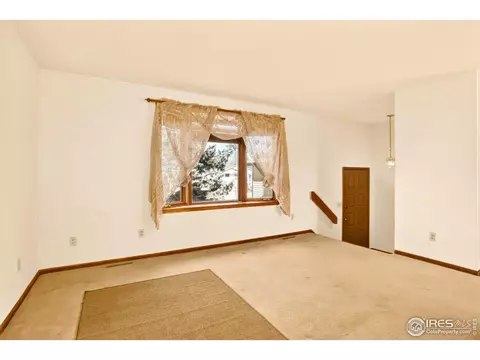 809 Jay Pl, Berthoud, CO 80513 photo 2
