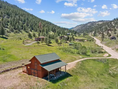 957 Dunraven Glade Rd, Glen Haven, CO 80532