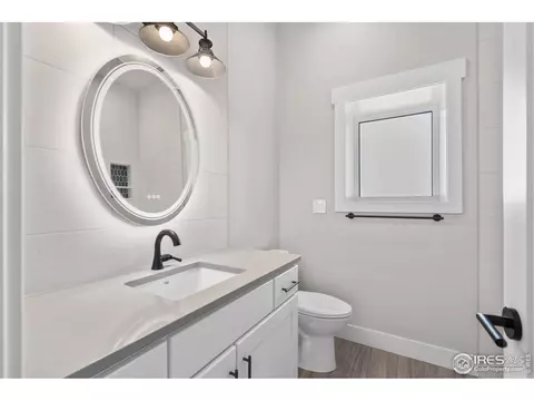 Bath - 1369 Burt Ave, Berthoud, CO 80513 photo 3 of 4