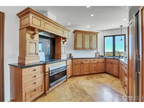 Kitchen - 8758 W Phillips Rd, Boulder, CO 80301 photo 2 of 4