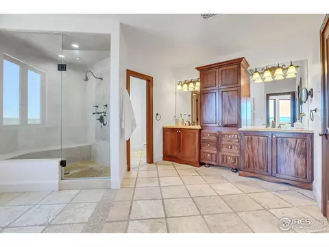 Bath - 8758 W Phillips Rd, Boulder, CO 80301 photo 1 of 1