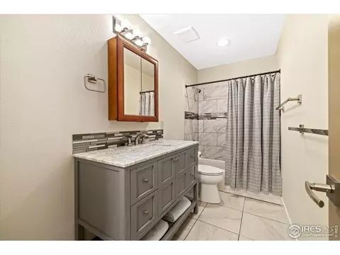 Bath - 403 Double Tree Dr, Greeley, CO 80634 photo 4 of 4