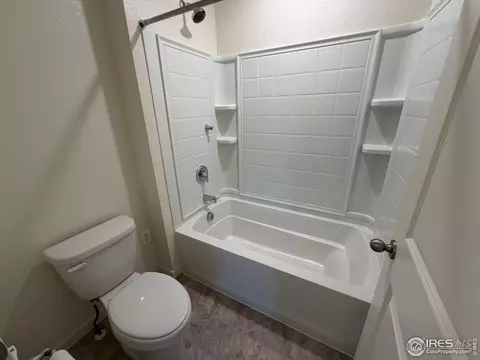 Bath - 107 65th Ave, Greeley, CO 80634 photo 6 of 7