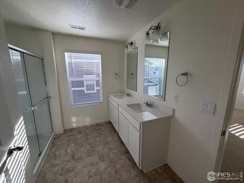 Bath - 107 65th Ave, Greeley, CO 80634 photo 2 of 7