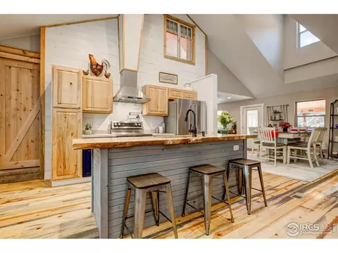 972 Aspen Dr, Lyons, CO 80540