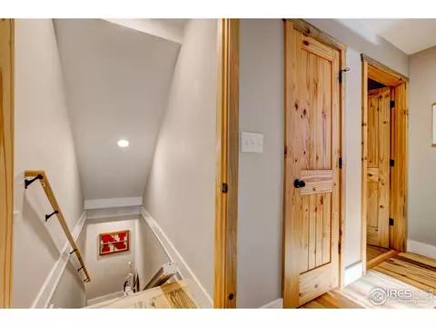 Entry Way - 972 Aspen Dr, Lyons, CO 80540 photo 2 of 3