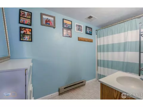 Bath - 2815 11th St, Boulder, CO 80304 photo 3 of 3