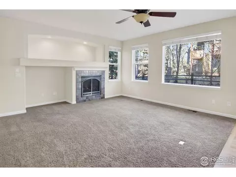 Living - 121 Osprey Ln, Lyons, CO 80540 photo 2 of 8