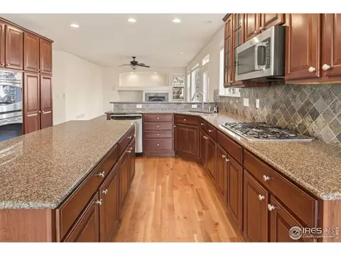 Kitchen - 121 Osprey Ln, Lyons, CO 80540 photo 4 of 6