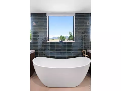 Bath - 6838 Harvest Rd, Boulder, CO 80301 photo 4 of 10
