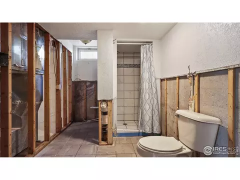 Bath - 706 Cameron St, Brush, CO 80723 photo 2 of 2