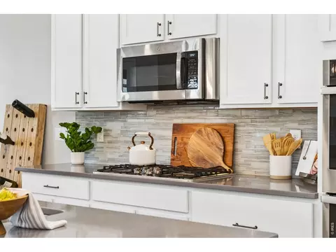 Kitchen - 2883 Storm View Ct, Timnath, CO 80547 photo 6 of 7
