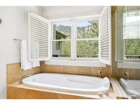 Bath - 820 6th St, Boulder, CO 80302 photo 2 of 4