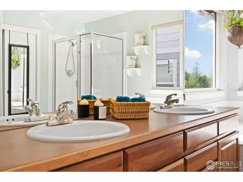 Bath - 8119 Lighthouse Ln, Windsor, CO 80528 photo 2 of 5