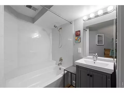 Bath - 3945 Promontory Ct, Boulder, CO 80304 photo 3 of 4