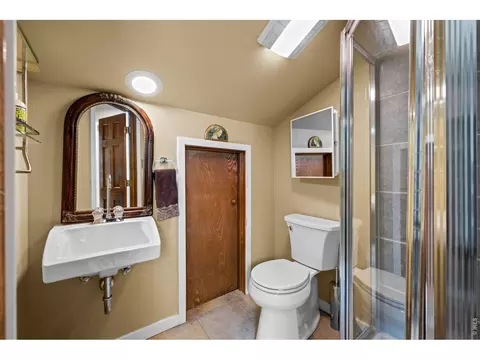 Bath - 3945 Promontory Ct, Boulder, CO 80304 photo 4 of 4
