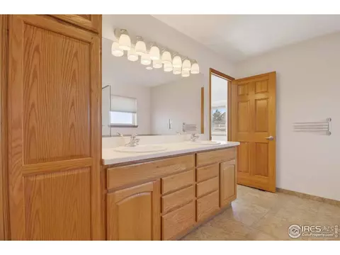 Bath - 6210 E 165th Pl, Brighton, CO 80602 photo 1 of 4