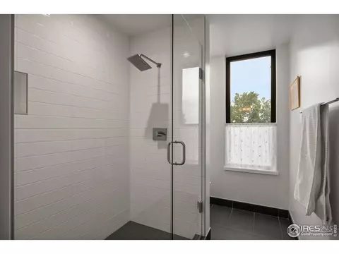 Bath - 2718 Pine St #301, Boulder, CO 80302 photo 3 of 5