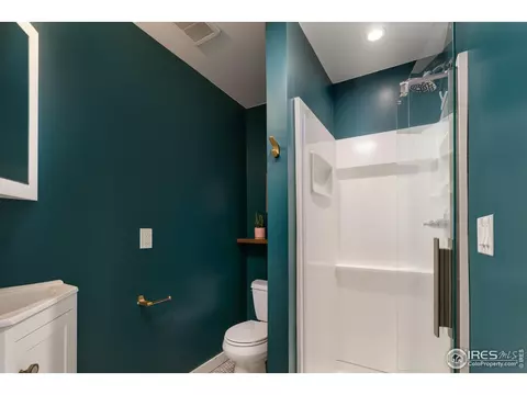 Bath - 125 Longs Peak Dr, Lyons, CO 80540 photo 2 of 4